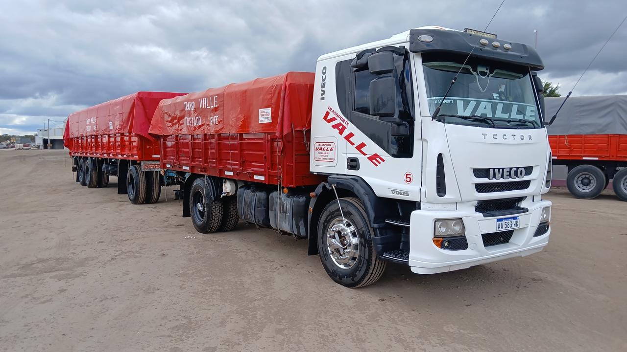 Camión Iveco de Transporte Valle preparado para el traslado de carga